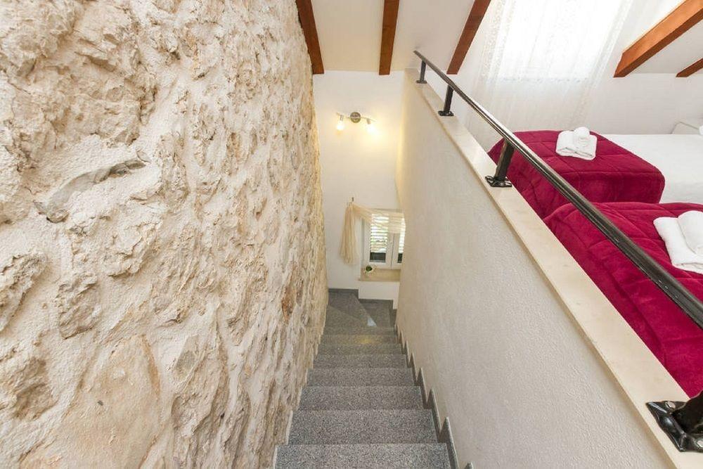 Peruzovic Rooms 1 Split Bagian luar foto