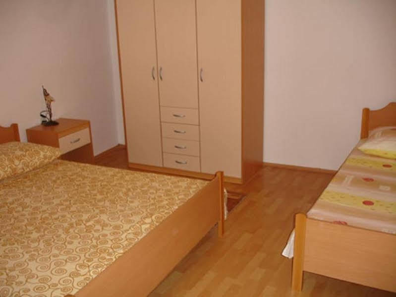 Peruzovic Rooms 1 Split Bagian luar foto